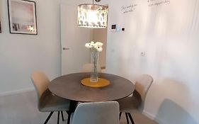 Bartine - Modern And Spacious Flat Near The Sea, Free Parking Space